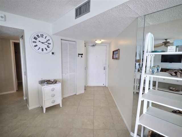 5633 PUERTA DEL SOL BOULEVARD S 307, St Petersburg, FL 33715