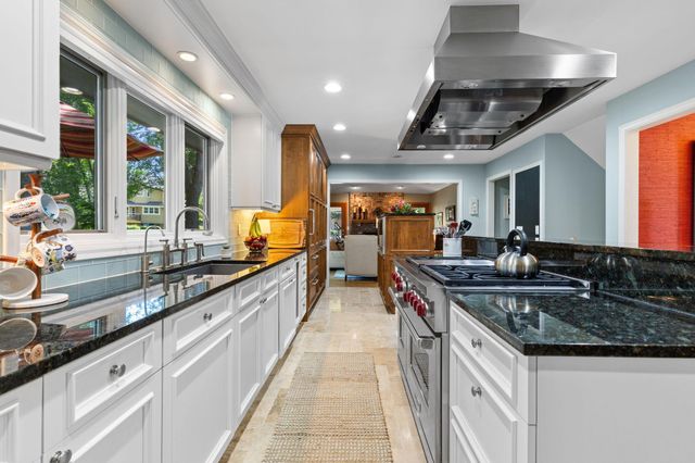15393 Shadow Creek Road, Maple Grove, MN 55311