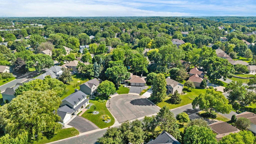 15393 Shadow Creek Road, Maple Grove, MN 55311 — photo 2