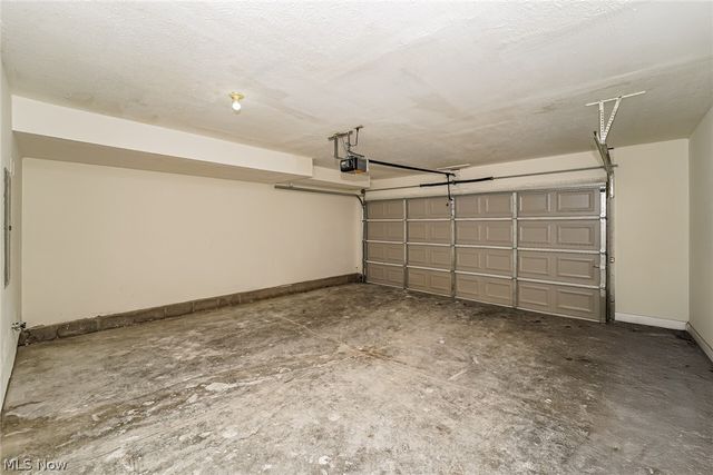 821 Nela View Road, Cleveland Heights, OH 44112