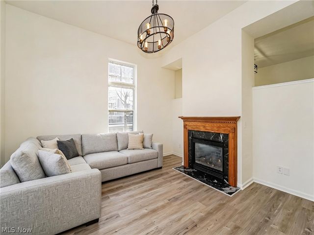 821 Nela View Road, Cleveland Heights, OH 44112
