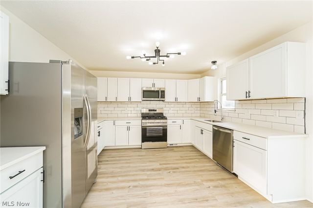 821 Nela View Road, Cleveland Heights, OH 44112