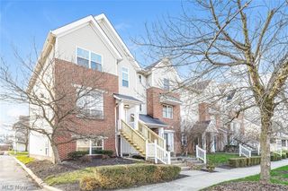821 Nela View Road, Cleveland Heights, OH 44112