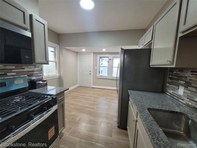 3241 Lawrence Street, Detroit, MI 48206