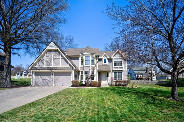 2904 SW 13th Street, Lee's Summit, MO 64081