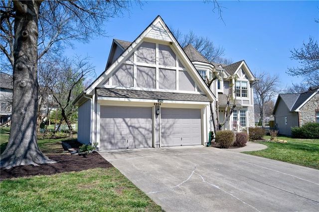 2904 SW 13th Street, Lee's Summit, MO 64081