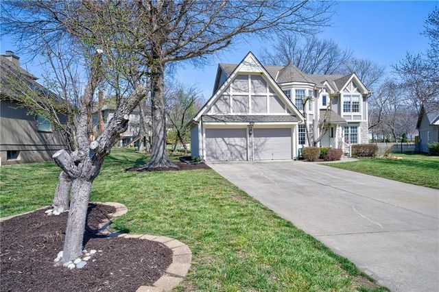 2904 SW 13th Street, Lee's Summit, MO 64081