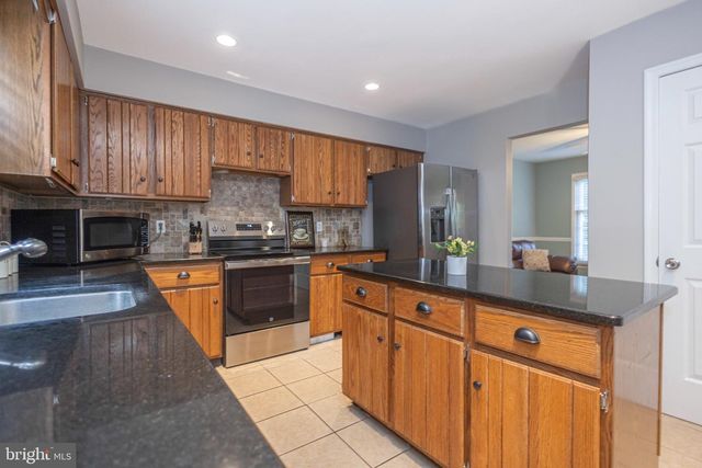 3715 WINDRIDGE DR, Doylestown, PA 18902