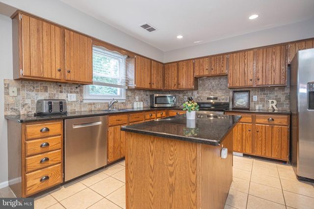 3715 WINDRIDGE DR, Doylestown, PA 18902