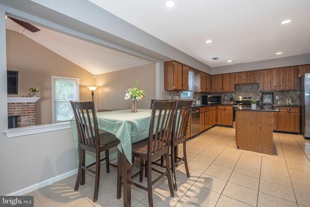 3715 WINDRIDGE DR, Doylestown, PA 18902