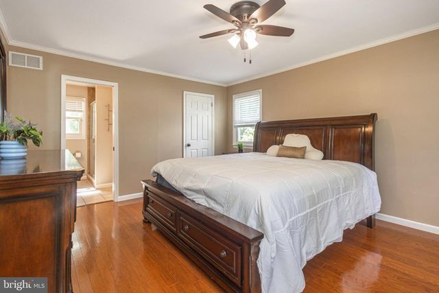 3715 WINDRIDGE DR, Doylestown, PA 18902