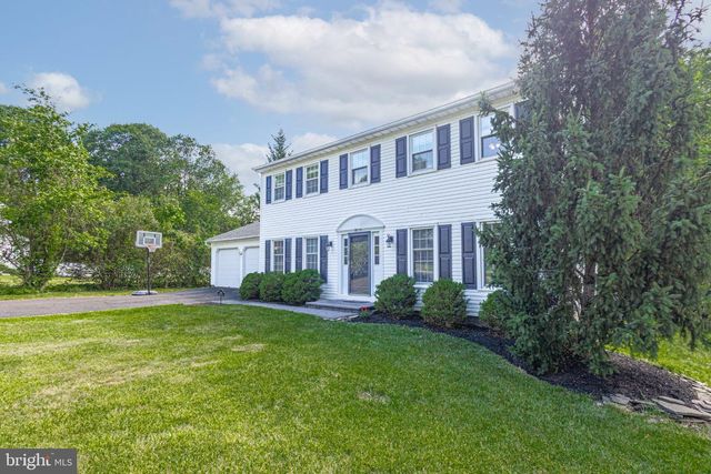 3715 WINDRIDGE DR, Doylestown, PA 18902