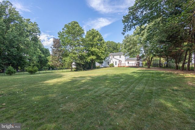 3715 WINDRIDGE DR, Doylestown, PA 18902