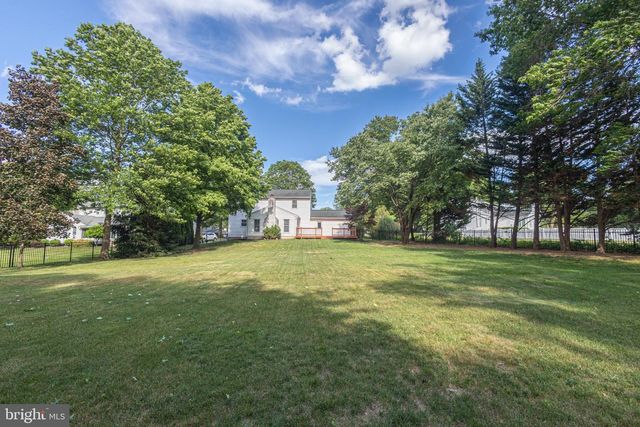 3715 WINDRIDGE DR, Doylestown, PA 18902