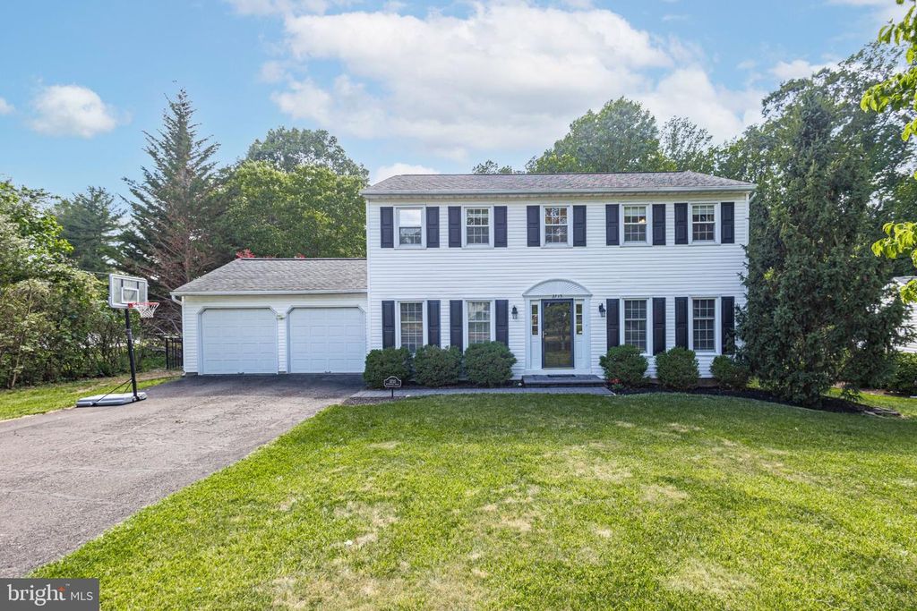 3715 WINDRIDGE DR, Doylestown, PA 18902
