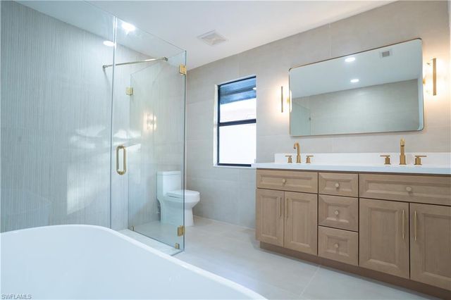 16701 Bobcat DR, Fort Myers, FL 33908