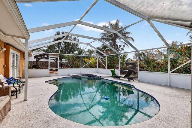 331 NE Camelot Drive, Port St. Lucie, Port St Lucie, FL 34983