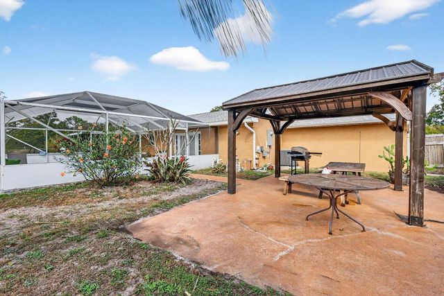 331 NE Camelot Drive, Port St. Lucie, Port St Lucie, FL 34983