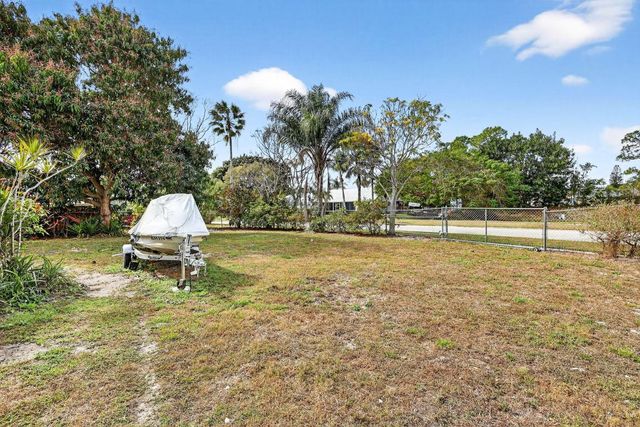 331 NE Camelot Drive, Port St. Lucie, Port St Lucie, FL 34983