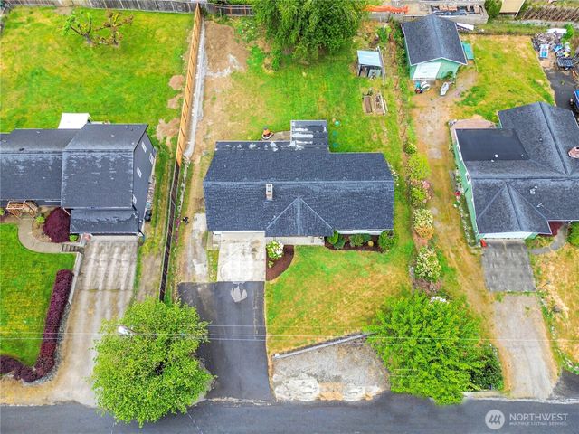 1527 34th Avenue Ct SW, Puyallup, WA 98373