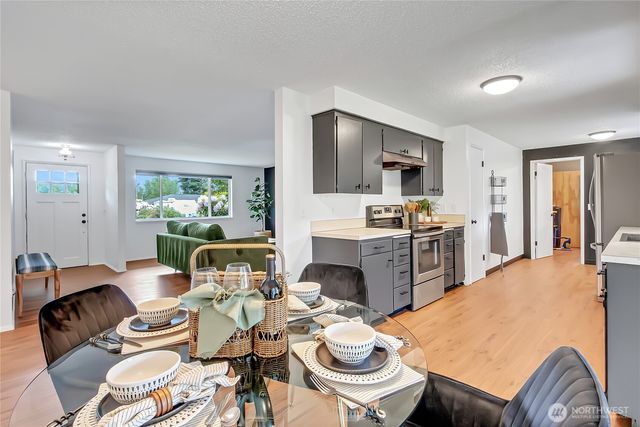 1527 34th Avenue Ct SW, Puyallup, WA 98373