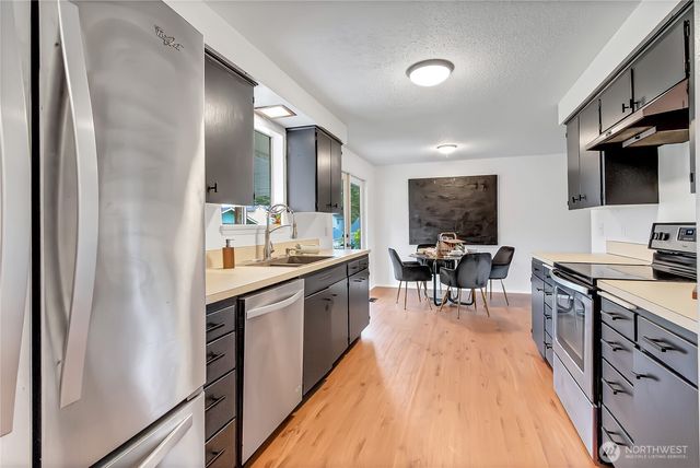1527 34th Avenue Ct SW, Puyallup, WA 98373