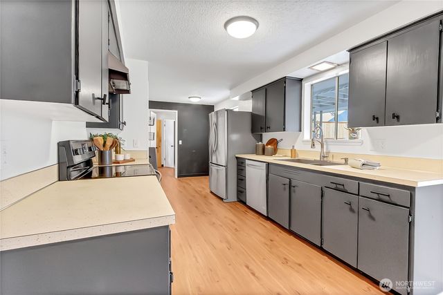 1527 34th Avenue Ct SW, Puyallup, WA 98373