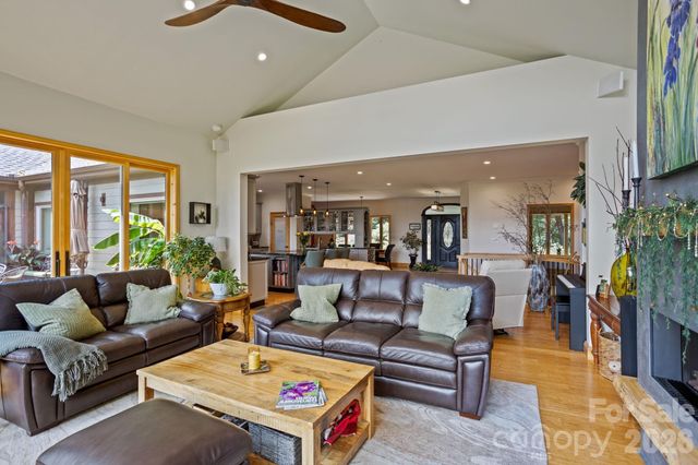 163 Old Poplar Lane, Flat Rock, NC 28731