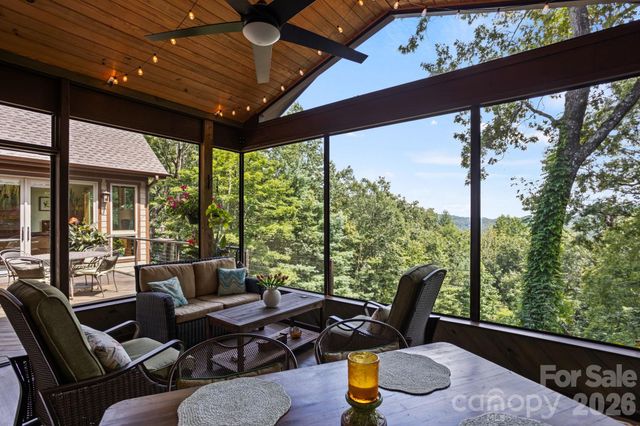 163 Old Poplar Lane, Flat Rock, NC 28731