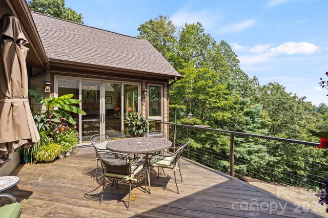 163 Old Poplar Lane, Flat Rock, NC 28731