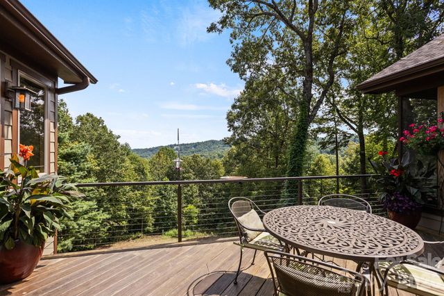 163 Old Poplar Lane, Flat Rock, NC 28731