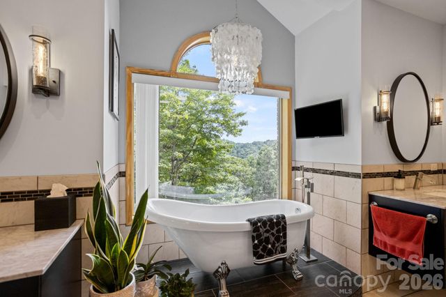 163 Old Poplar Lane, Flat Rock, NC 28731