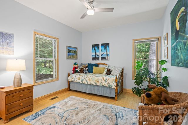 163 Old Poplar Lane, Flat Rock, NC 28731