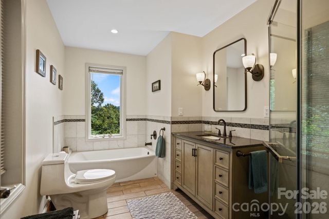 163 Old Poplar Lane, Flat Rock, NC 28731