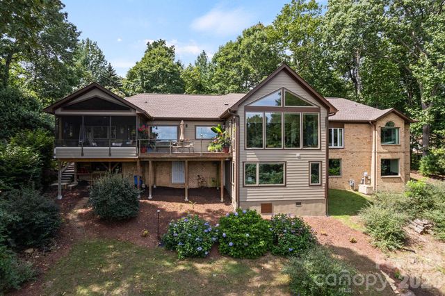 163 Old Poplar Lane, Flat Rock, NC 28731