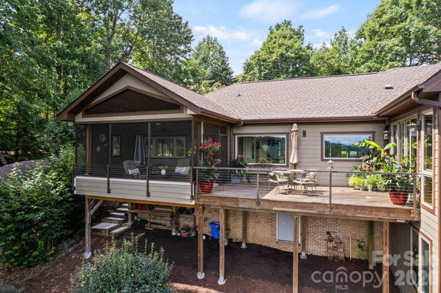 163 Old Poplar Lane, Flat Rock, NC 28731