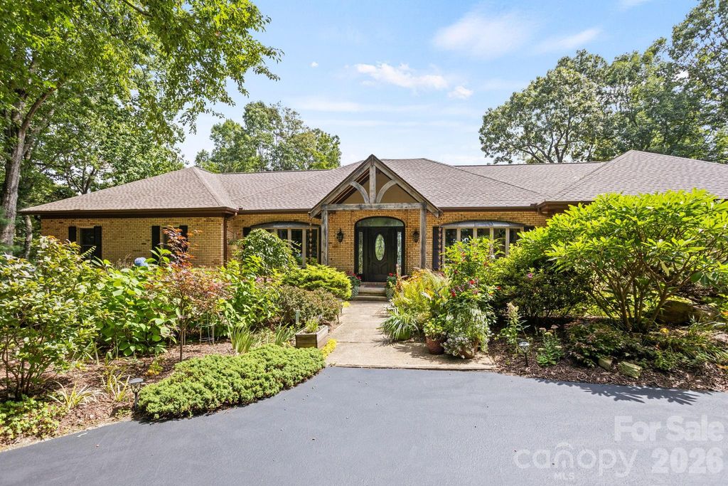 163 Old Poplar Lane, Flat Rock, NC 28731