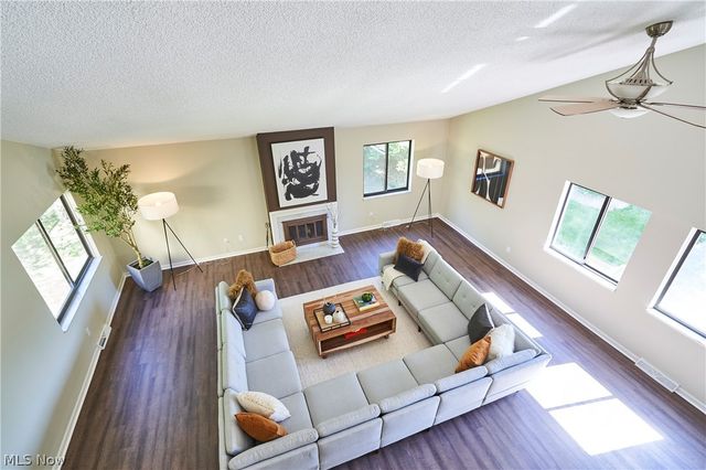 880 Hampton Ridge Drive, Akron, OH 44313