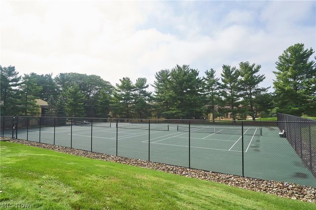 880 Hampton Ridge Drive, Akron, OH 44313