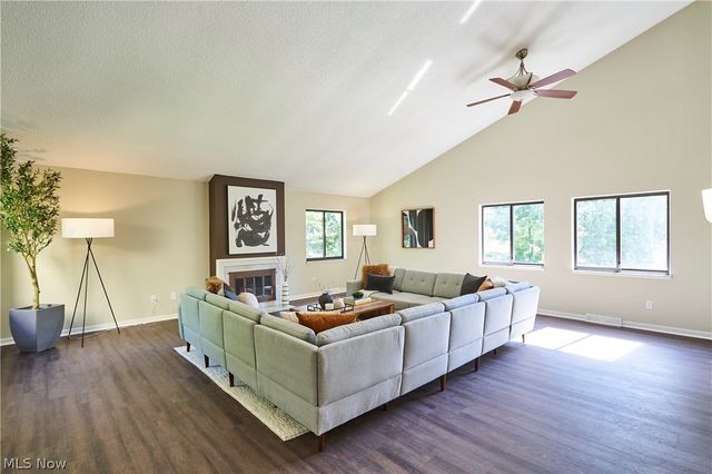 880 Hampton Ridge Drive, Akron, OH 44313