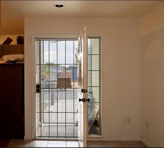 2303 Roanoke Ave, Sacramento, CA 95838