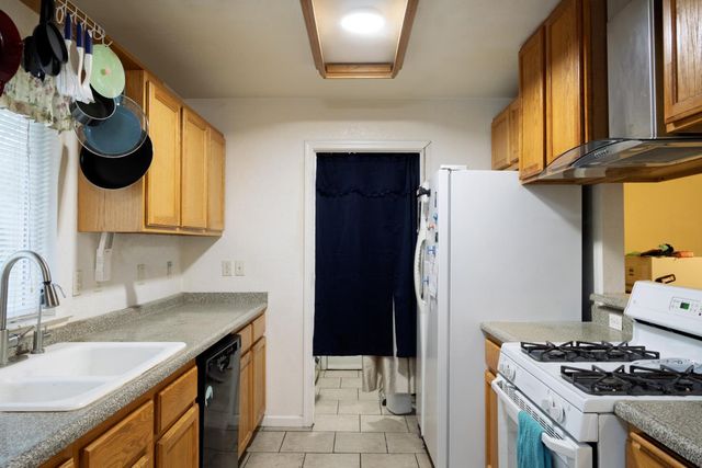 2303 Roanoke Ave, Sacramento, CA 95838
