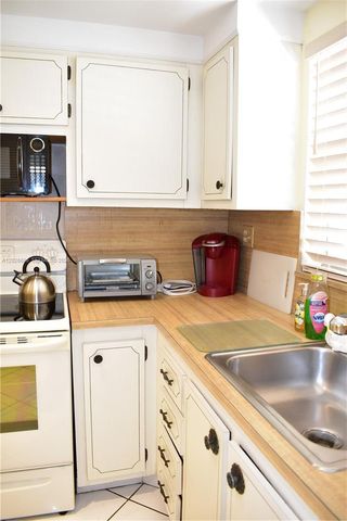 9461 Sunrise Lakes Blvd 103, Sunrise, FL 33322