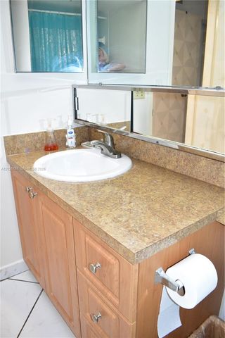 9461 Sunrise Lakes Blvd 103, Sunrise, FL 33322