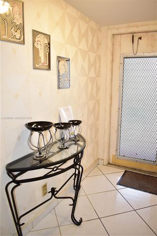 9461 Sunrise Lakes Blvd 103, Sunrise, FL 33322