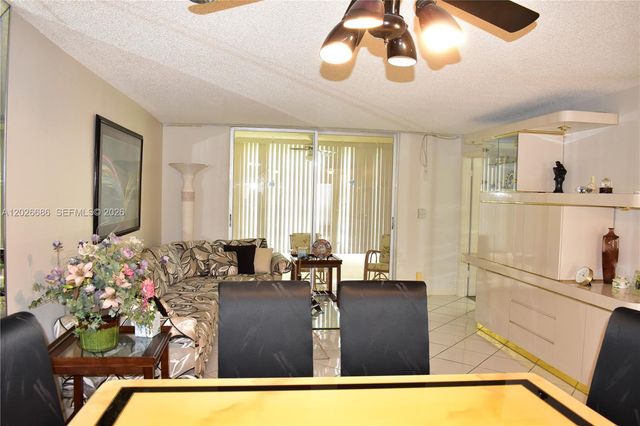 9461 Sunrise Lakes Blvd 103, Sunrise, FL 33322