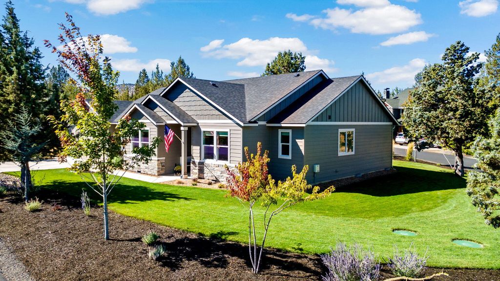 810 Willet Lane, Redmond, OR 97756