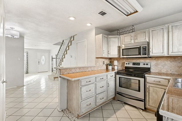 617 Carriagehouse Lane 3E, Garland, TX 75040