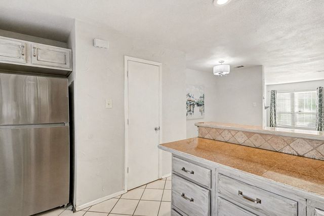 617 Carriagehouse Lane 3E, Garland, TX 75040