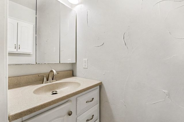 617 Carriagehouse Lane 3E, Garland, TX 75040